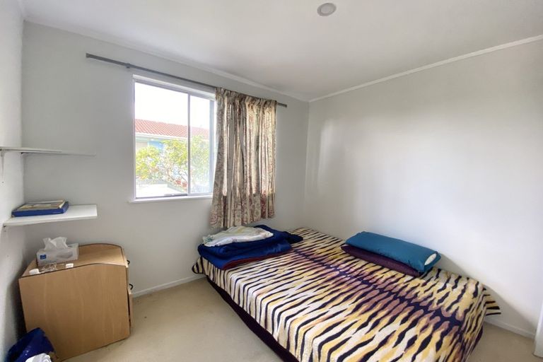 Photo of property in 2/14 Downing Street, Glenfield, Auckland, 0629