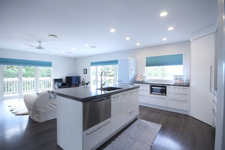 Photo of property in 25 Hobson Road, Lucas Heights, Auckland, 0632