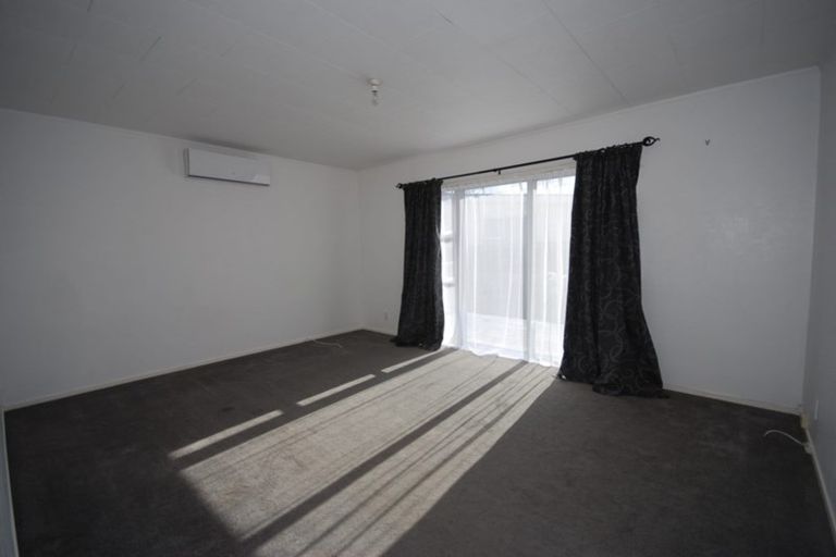 Photo of property in 2/43 Ferndown Avenue, Papatoetoe, Auckland, 2025