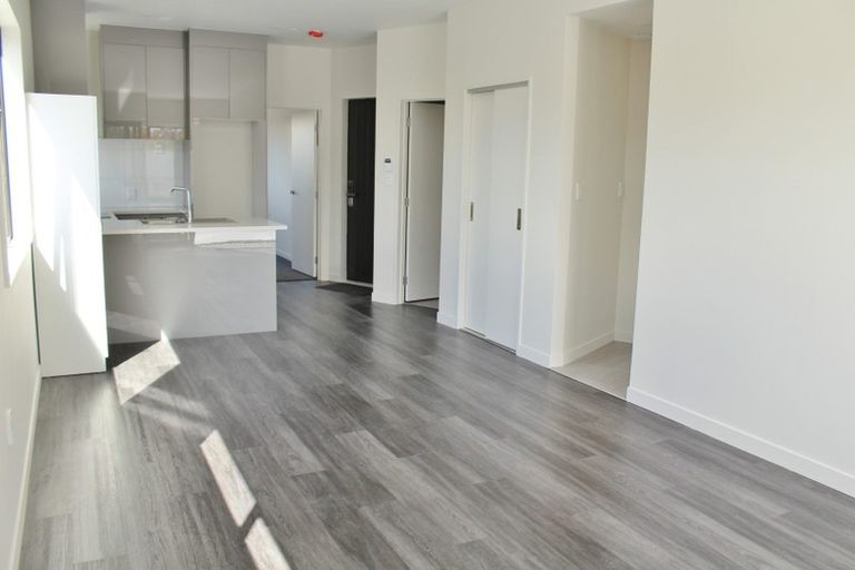 Photo of property in 8/3 Abbotleigh Avenue, Te Atatu Peninsula, Auckland, 0610