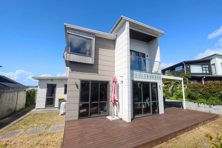 Photo of property in 48 Te Oneroa Way, Long Bay, Auckland, 0630