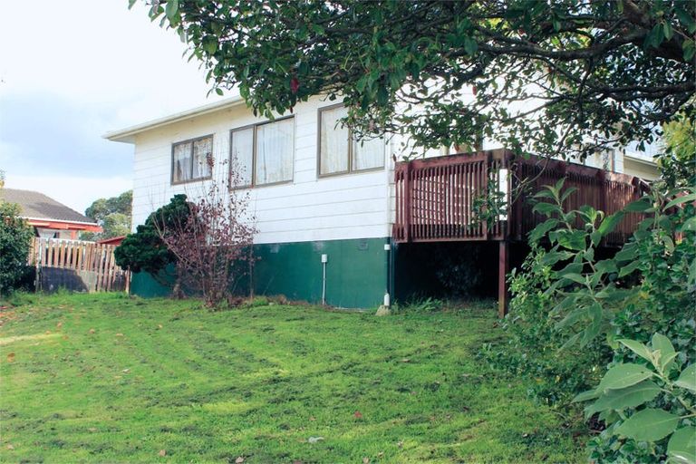 Photo of property in 16 Limond Street, Randwick Park, Auckland, 2105