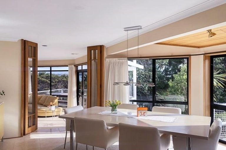 Photo of property in 9 Poaka Place, Beach Haven, Auckland, 0626