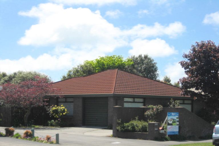 Photo of property in 1/282 Sawyers Arms Road, Bishopdale, Christchurch, 8053