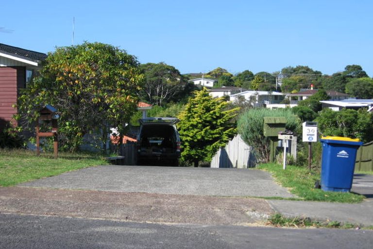 Photo of property in 1/28 Sealy Road, Torbay, Auckland, 0630
