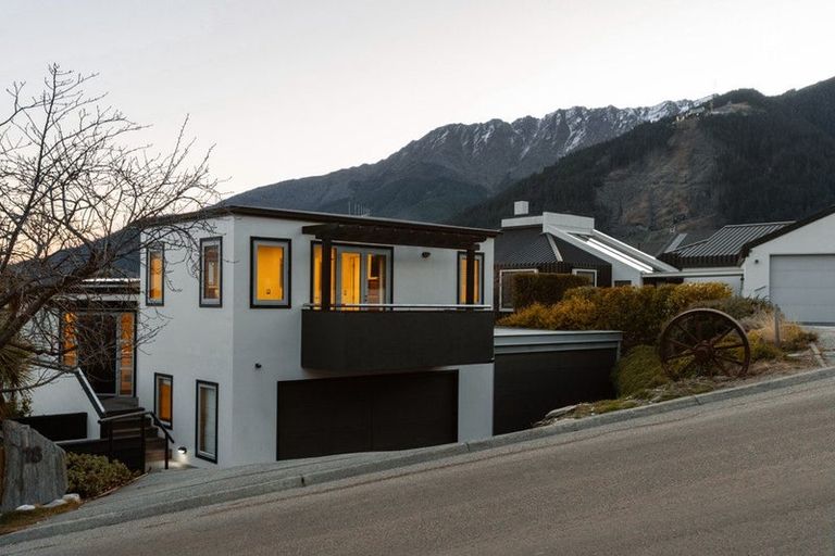 Photo of property in 18 Dublin Street, Queenstown, 9300