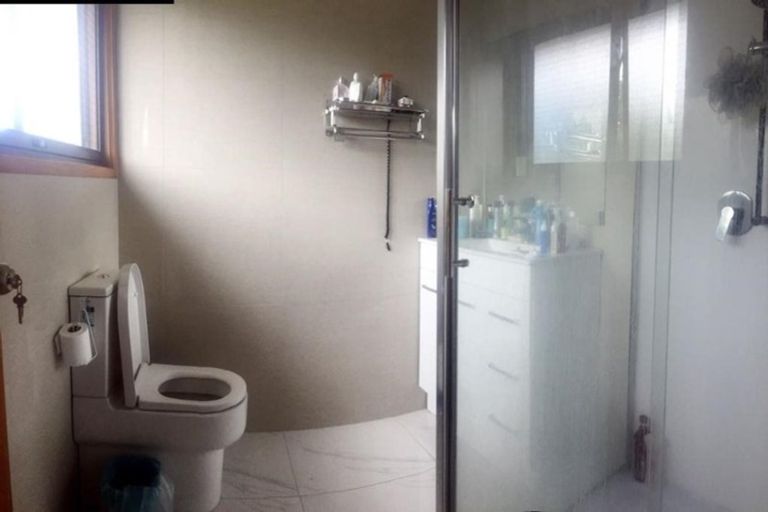 Photo of property in 3/165a Colwill Road, Massey, Auckland, 0614