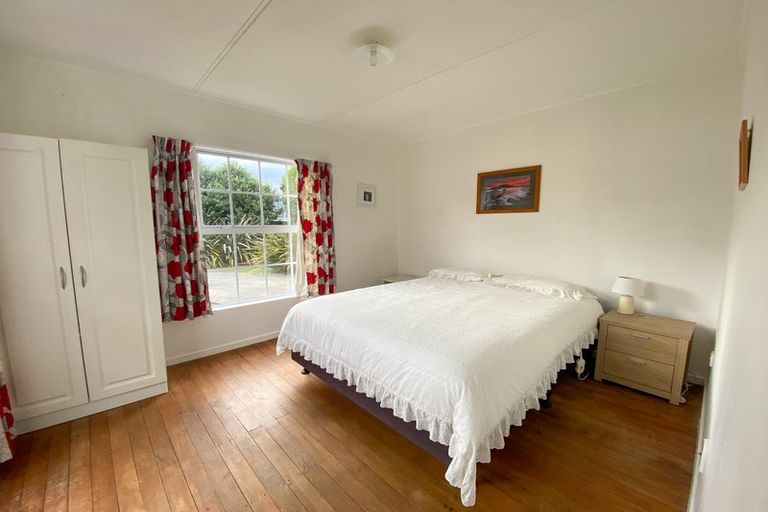Photo of property in 99 Commercial Street, Takaka, 7110
