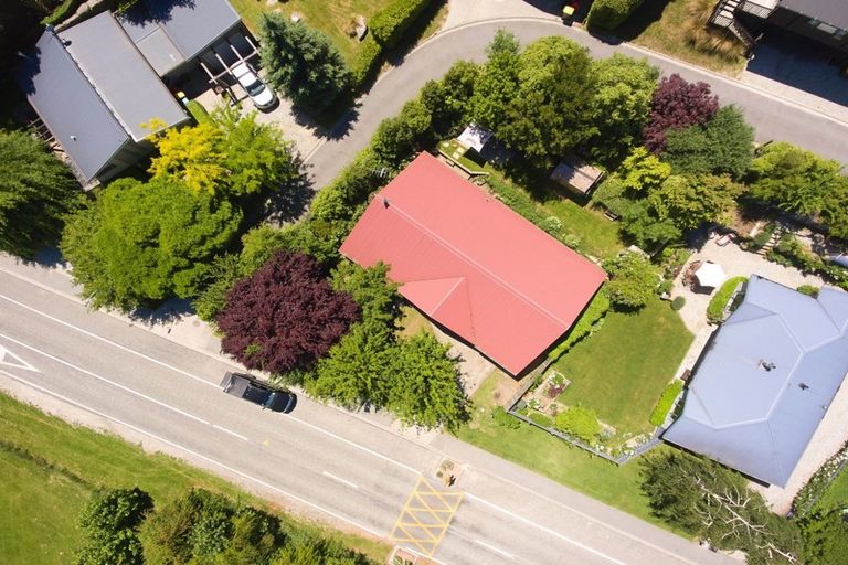 Photo of property in 5 Mcdonnell Road, Arrowtown, 9302