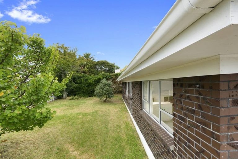Photo of property in 1/2 Palm Court Drive, Glen Eden, Auckland, 0602