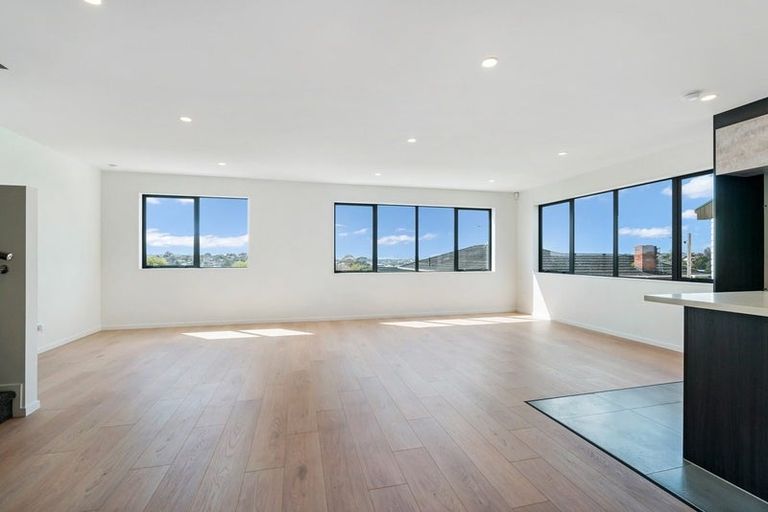 Photo of property in 57a Chequers Avenue, Glenfield, Auckland, 0629