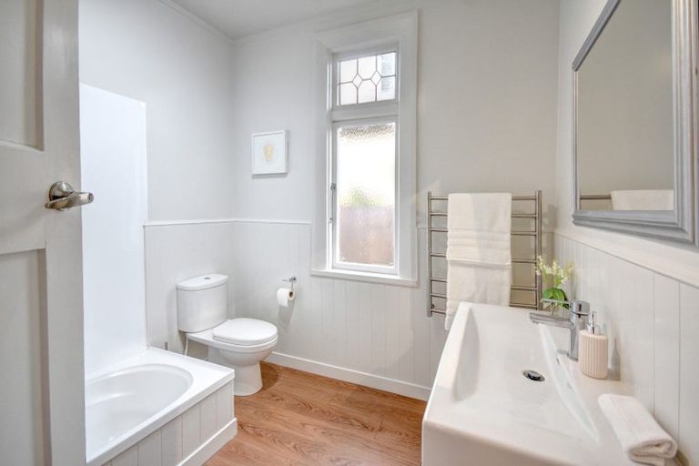 Photo of property in 356 Bay View Road, Saint Clair, Dunedin, 9012