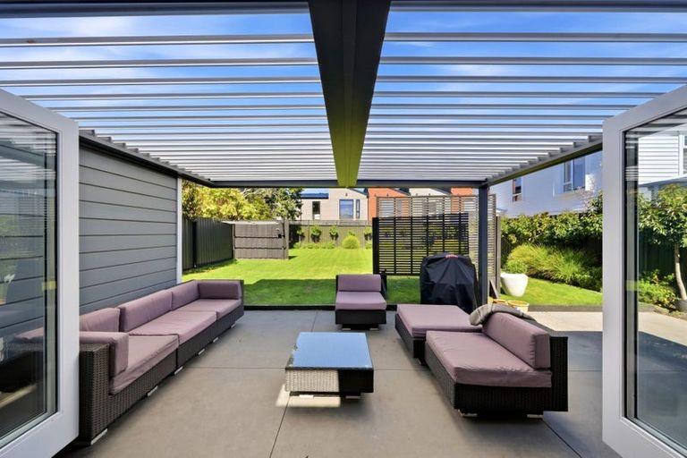 Photo of property in 94 Holly Road, St Albans, Christchurch, 8014