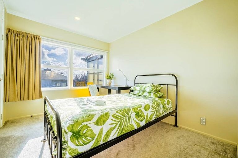 Photo of property in 3 Parkview Place, Pakuranga, Auckland, 2010