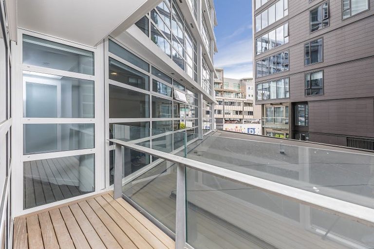 Photo of property in Pinnacle Apartments, E404/160 Victoria Street, Te Aro, Wellington, 6011