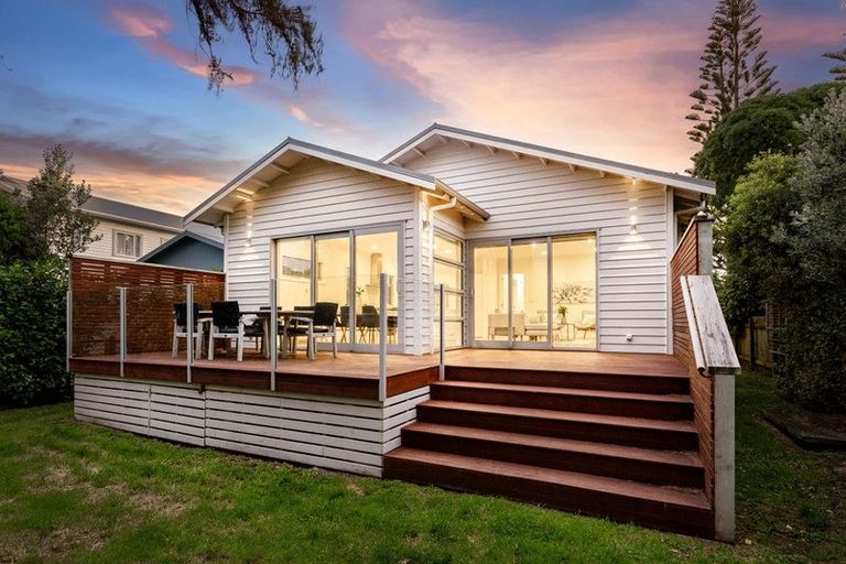 Photo of property in 3 Steyne Avenue, Plimmerton, Porirua, 5026