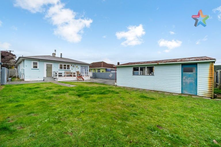 Photo of property in 52 Russell Road, Wainuiomata, Lower Hutt, 5014