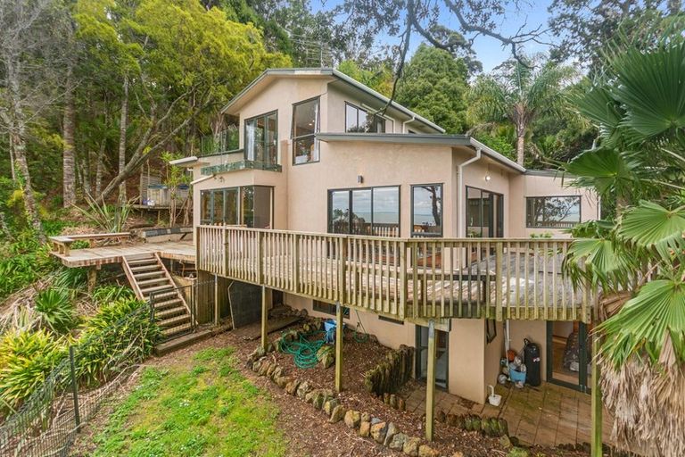 Photo of property in 44 Paturoa Road, Titirangi, Auckland, 0604