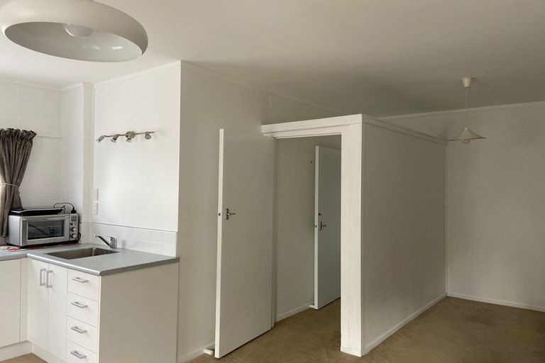 Photo of property in 124 Manuka Road, Bayview, Auckland, 0629