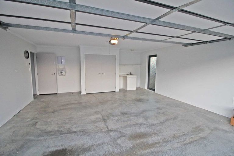 Photo of property in 18 Shrule Place, Huntington, Hamilton, 3210