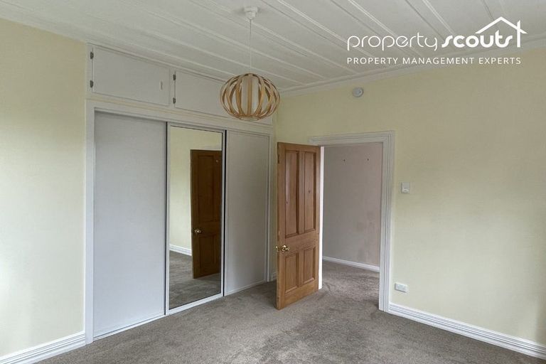 Photo of property in 24 Porterfield Street, Macandrew Bay, Dunedin, 9014