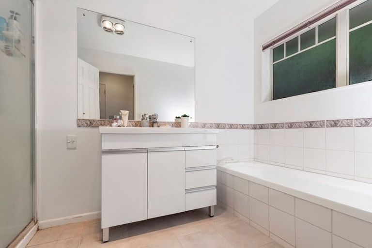 Photo of property in 738 Chapel Road, Dannemora, Auckland, 2016