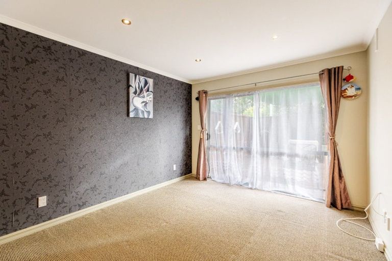Photo of property in 13a Cambridge Terrace, Taradale, Napier, 4112