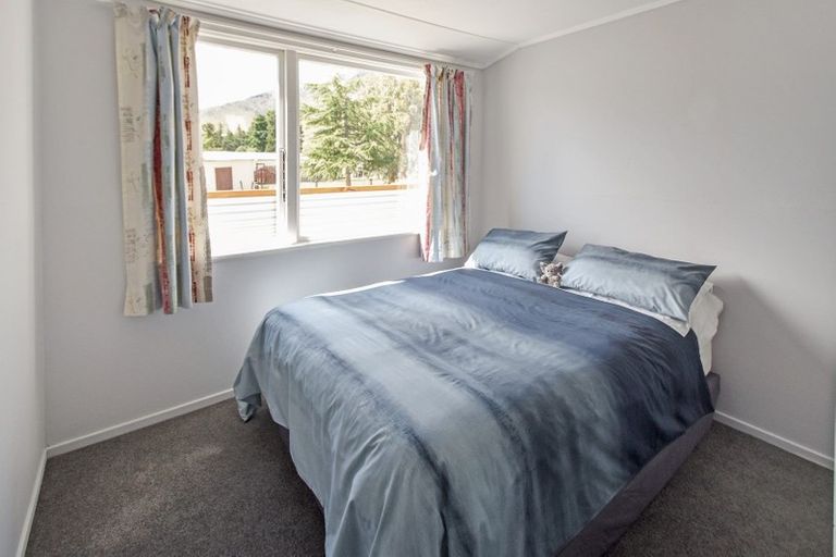 Photo of property in 4 Black Peak Road, Omarama, 9412