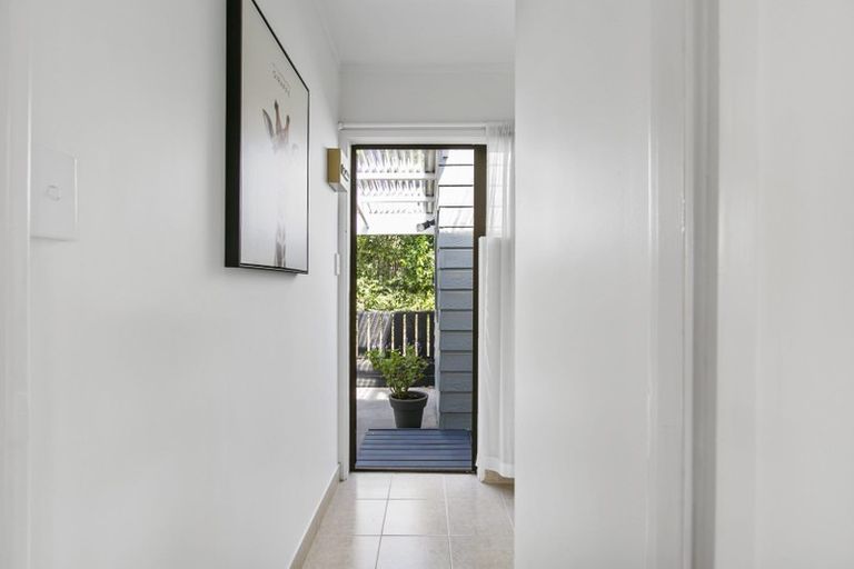 Photo of property in 1/37 View Road, Henderson, Auckland, 0612