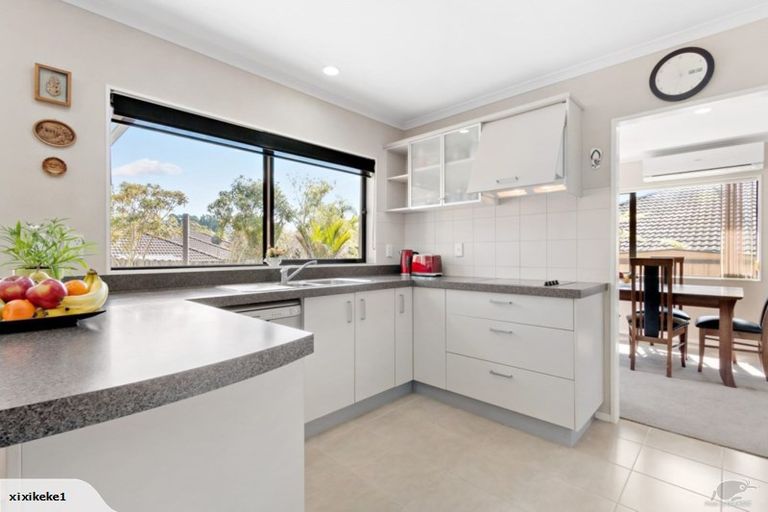 Photo of property in 17 Sapperton Drive, Henderson, Auckland, 0612