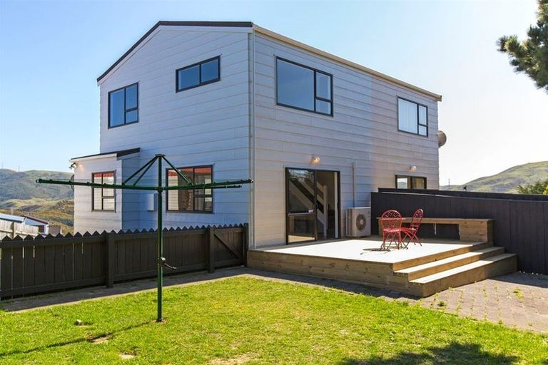 Photo of property in 6b Mossburn Grove, Kelson, Lower Hutt, 5010