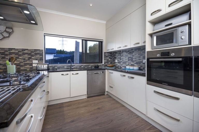 Photo of property in 26 Wautaiti Drive, Riverhead, 0820