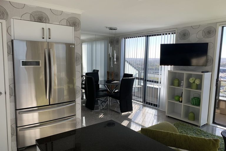 Photo of property in The Rennaissance, 16i/18 Ronwood Avenue, Manukau, Auckland, 2104