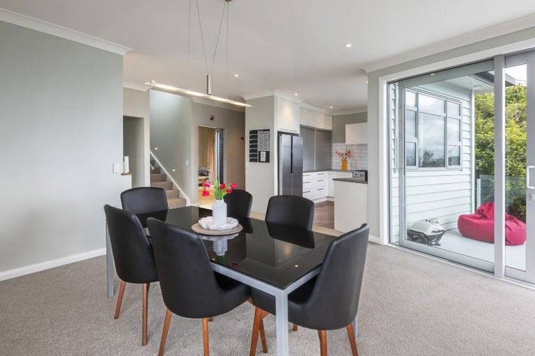 Photo of property in 118a Nicholson Road, Khandallah, Wellington, 6035