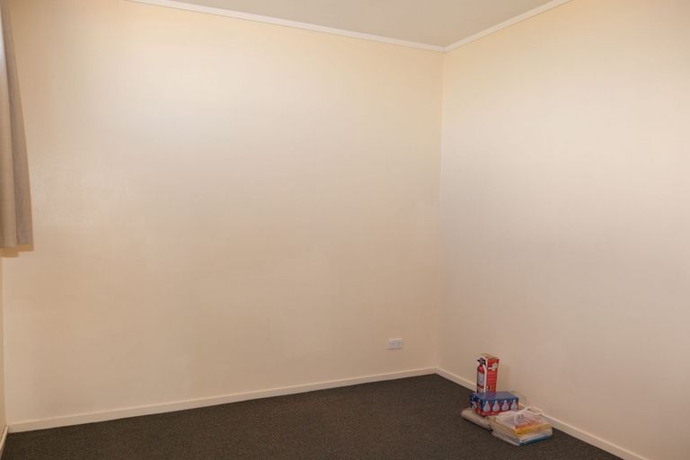 Photo of property in 17 Sylvan Crescent, Te Atatu South, Auckland, 0610