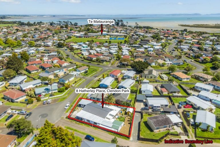Photo of property in 8 Hatherley Place, Clendon Park, Auckland, 2103