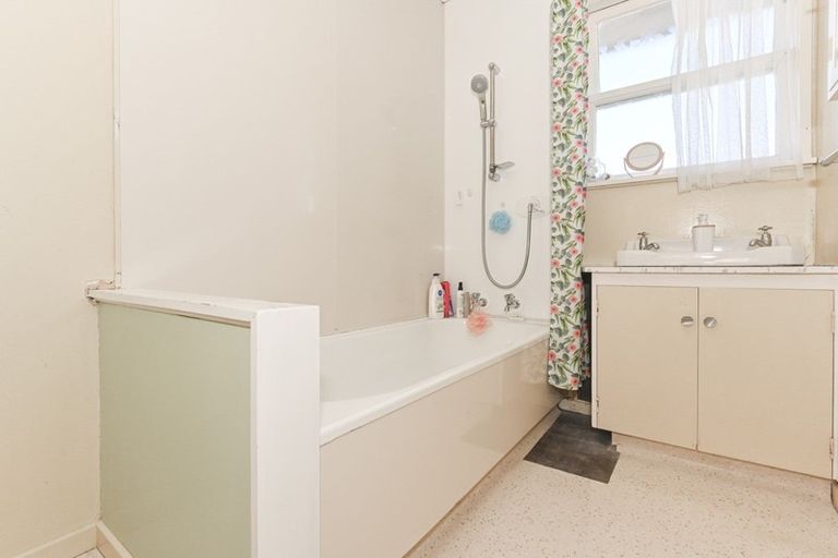 Photo of property in 2/413 Avenue Road West, Hastings, 4122