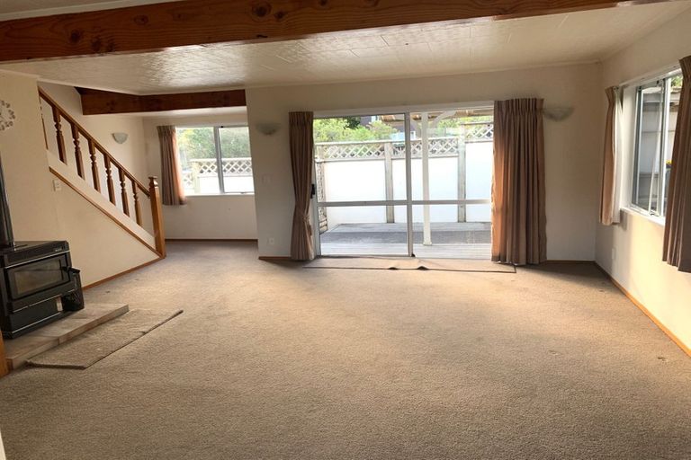 Photo of property in 1024 East Coast Road, Fairview Heights, Auckland, 0630