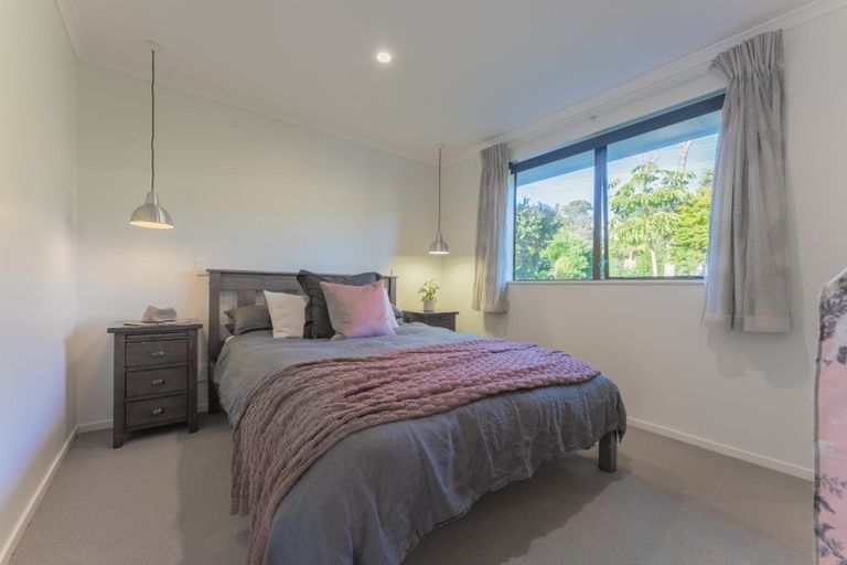 Photo of property in 1/26 Waiora Road, Stanmore Bay, Whangaparaoa, 0932