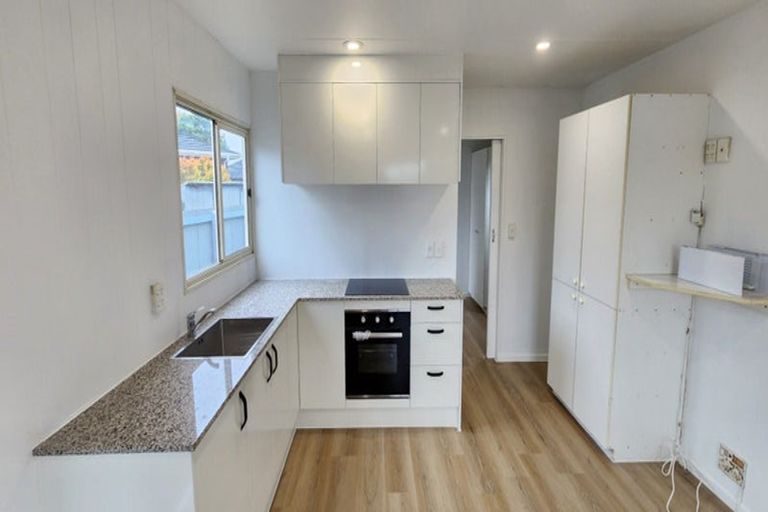 Photo of property in 9 Mahoe Street, Strandon, New Plymouth, 4312