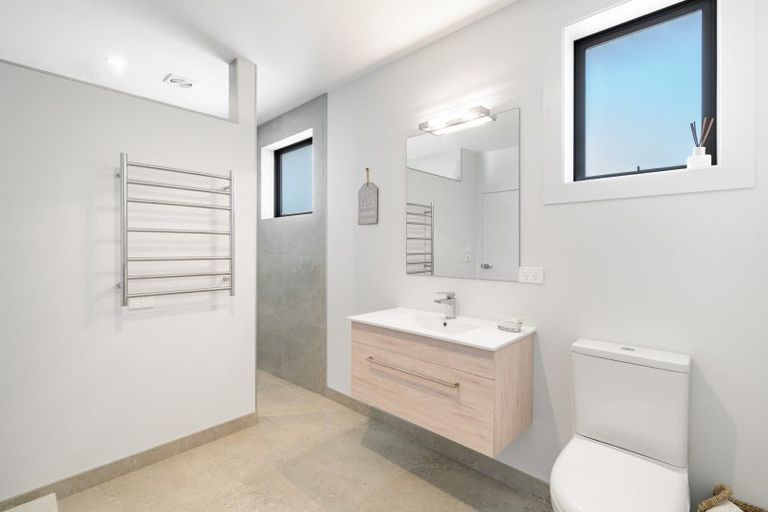 Photo of property in 1 Turnbull Crescent, Wanaka, 9305