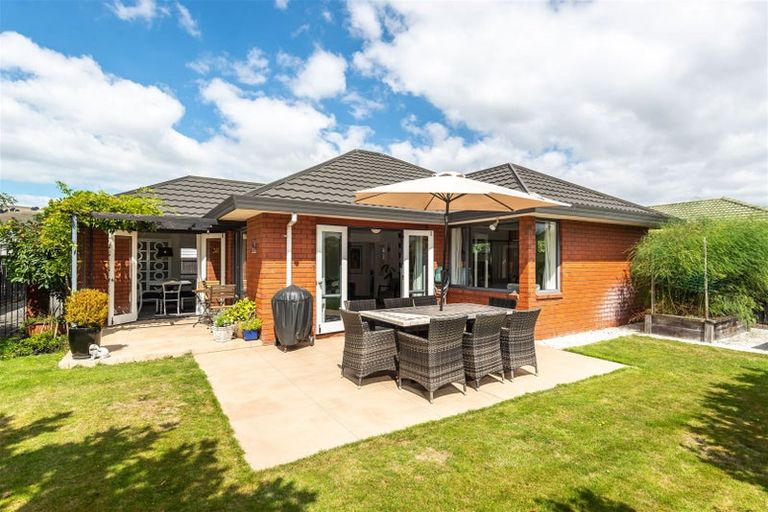 Photo of property in 2/25 Gamblins Road, Saint Martins, Christchurch, 8022