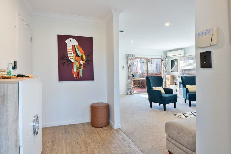 Photo of property in 55 Helleur Road, Massey, Auckland, 0614