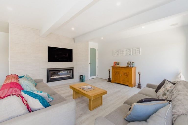 Photo of property in 7a Lesley Grove, Waikanae, 5036