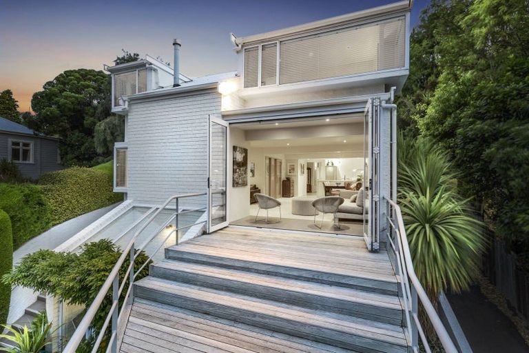 Photo of property in 34 Marine Parade, Macandrew Bay, Dunedin, 9014
