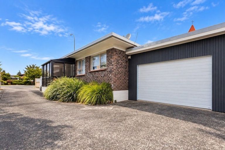 Photo of property in 1/184 Centreway Road, Orewa, 0931