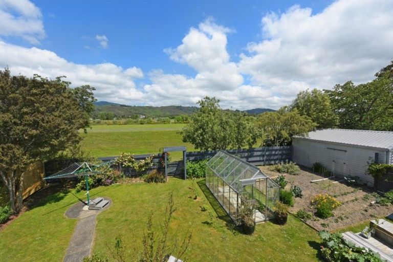 Photo of property in 24 Brightwater Crescent, Totara Park, Upper Hutt, 5018