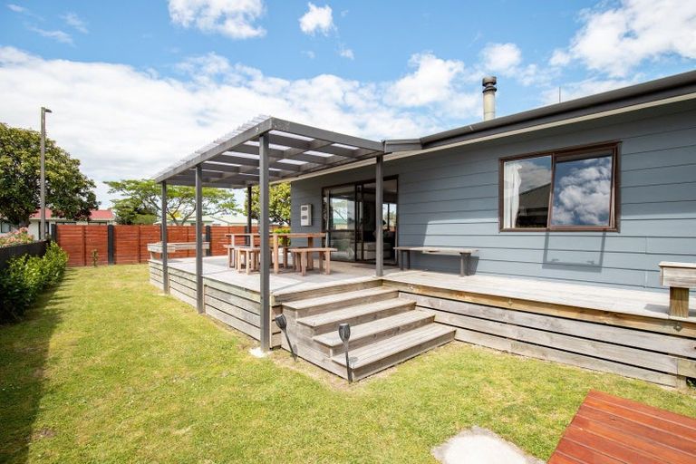 Photo of property in 28 Darlington Street, Ngatea, 3503