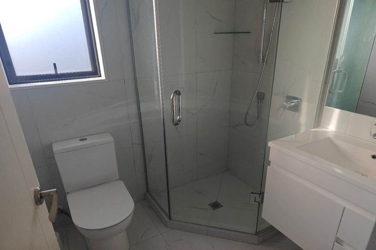 Photo of property in 10/16 William Roberts Road, Pakuranga, Auckland, 2010