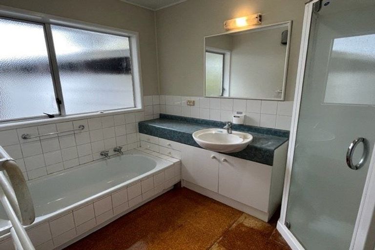 Photo of property in 4 Cromdale Avenue, Highland Park, Auckland, 2010